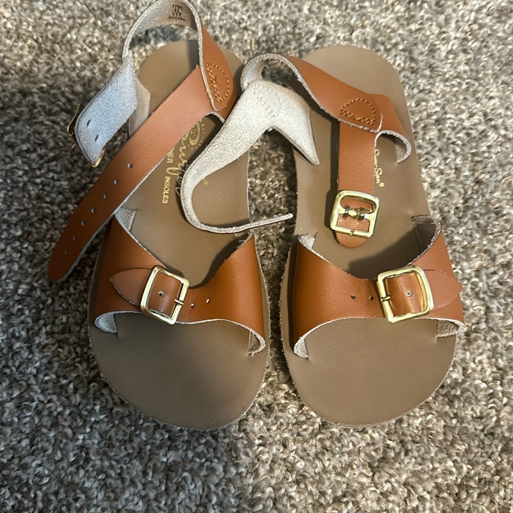 Size 11 saltwater sandals